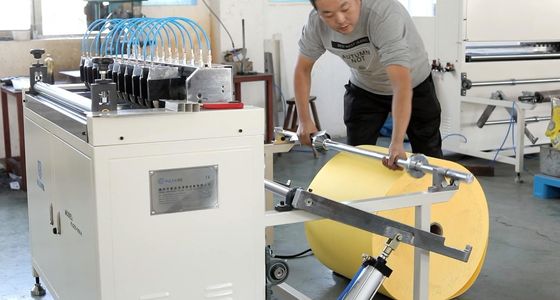 0.75kw เครื่องพับจีบกระดาษ Full Auto 2500 * 1300 * 1100mm
